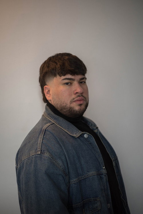 Mario Díaz as El hombre