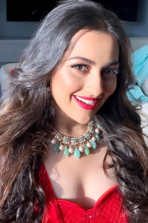 Anagha Bhosale as Shraddha Pradhan