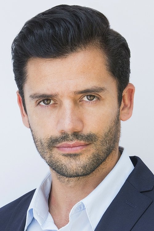 Andres Londono as Óscar