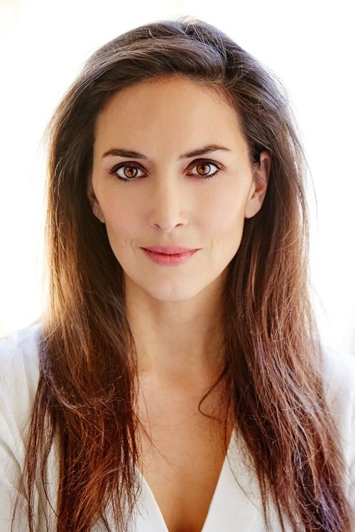 Hester van der Vyver as 