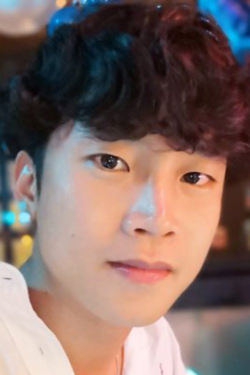 Niti Iam-amonniphit as Fang