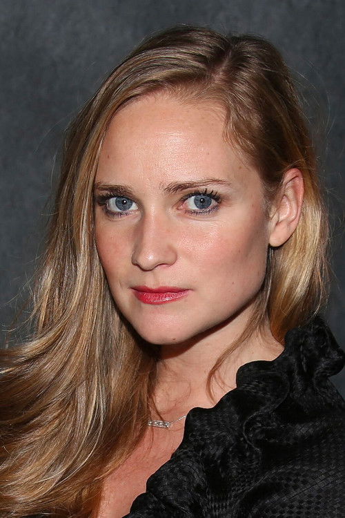 Juliette Gernez as Claire