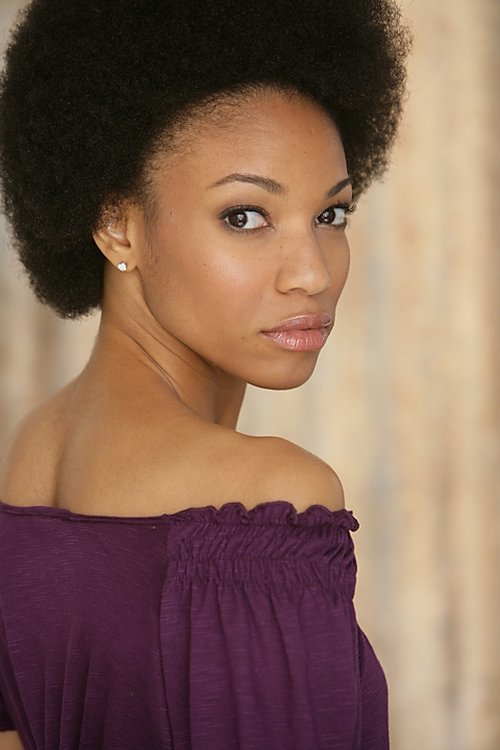 Christina Leone as Victoria (as Christina Nelson)