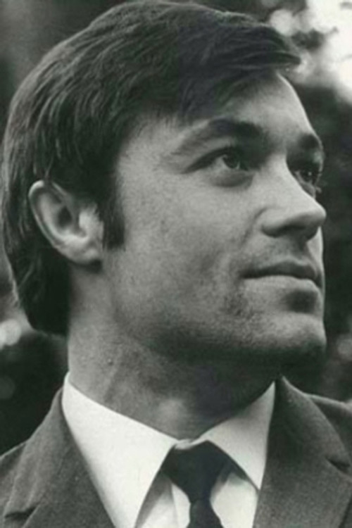 Aleksandr Denisov as Vakulenchuk, midshipman