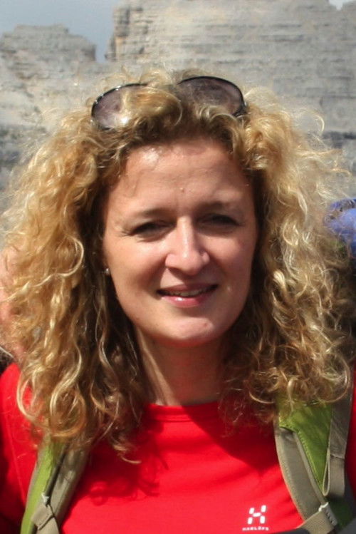 Stephanie Schiesser as Bergsteiger