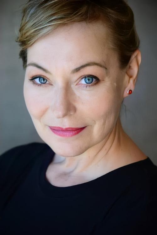 Jennifer Steyn as Alice