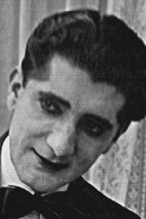 Hernando Sinisterra as Efraín