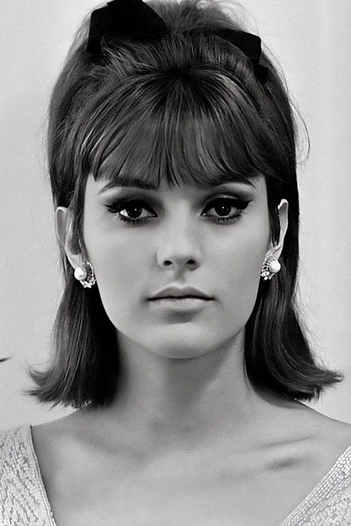 Agathe Aems as Agathe, la jeune auto-stoppeuse belge