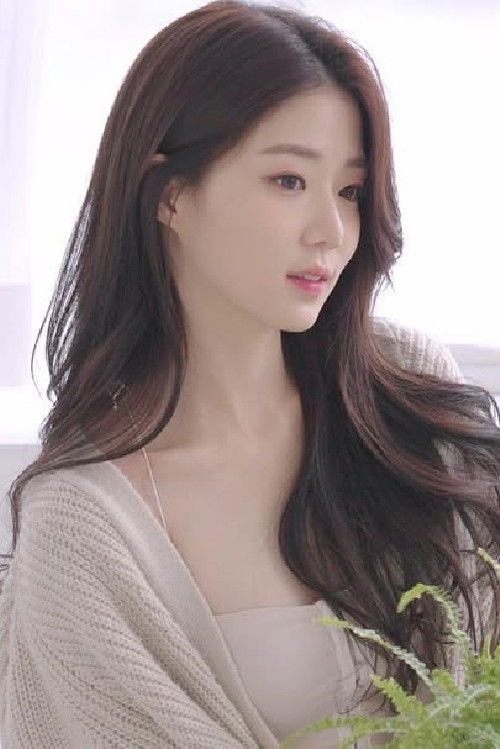 Shin Ji-yeon as Choi Re-na