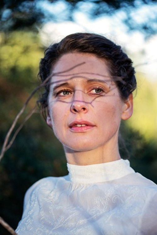 Turid Rivertz Vatne as Stylist