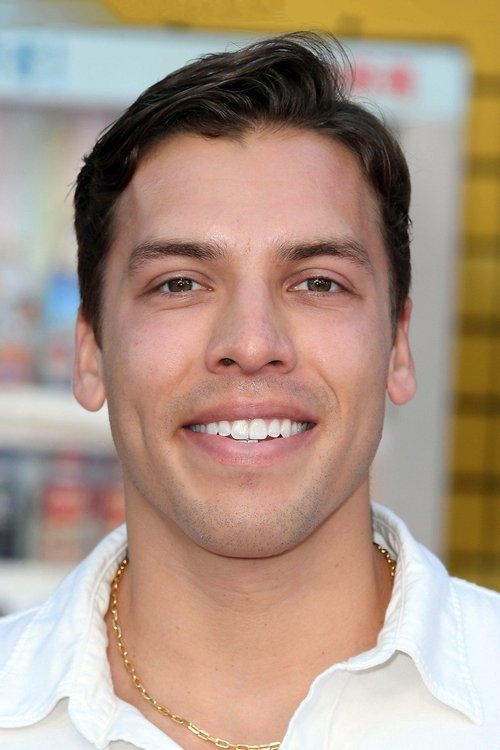 Joseph Baena as Eddie