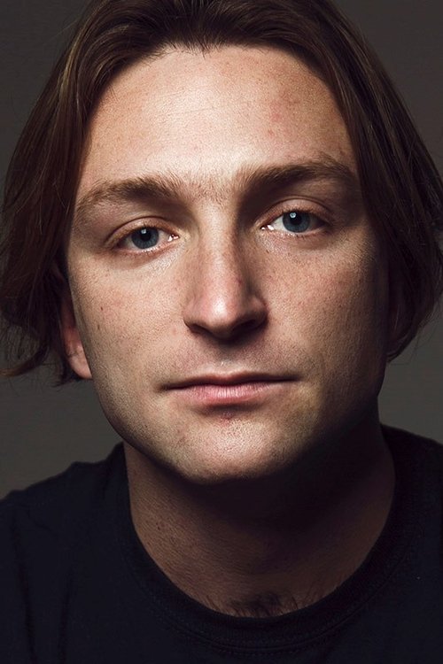 Max Grosse Majench as Max