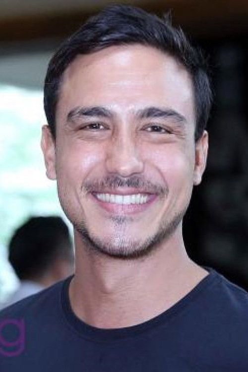 Hamish Daud as Raga (Segment: Hanya Isyarat)