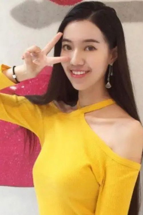 邹之遥 as Mr. Rabbit's sister