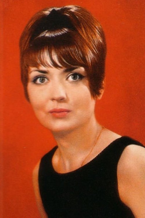 Zhanna Bolotova as Yulya