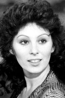 Hélène Calzarelli as Miss Pintard