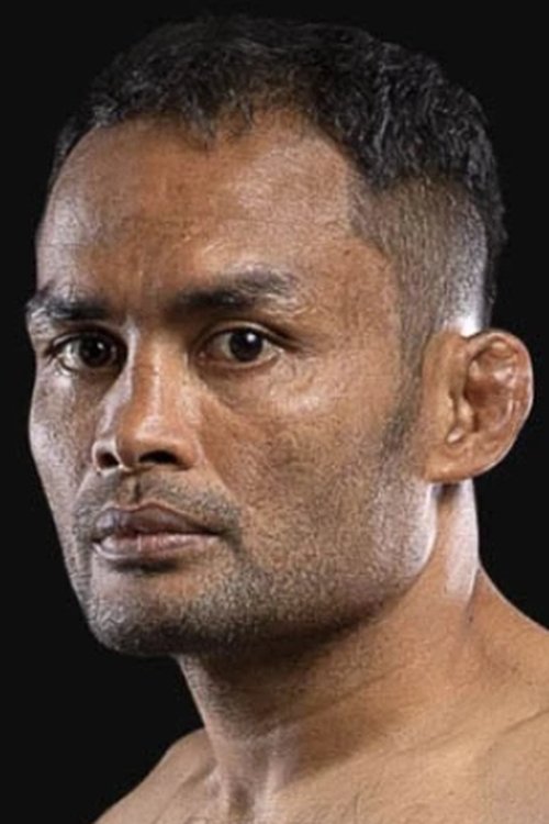 Dejdamrong Sor Amnuaysirichoke as Himself