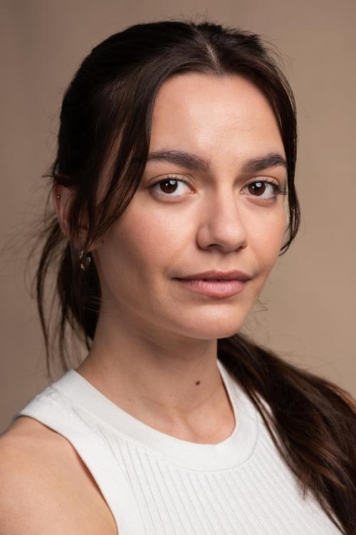 Celeste Loots as Lily Williams