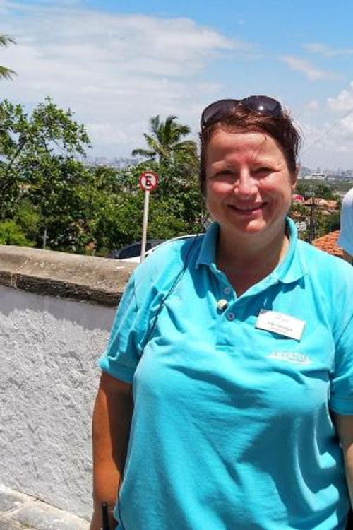 Elke Sprengel as Reiseleiterin Elke