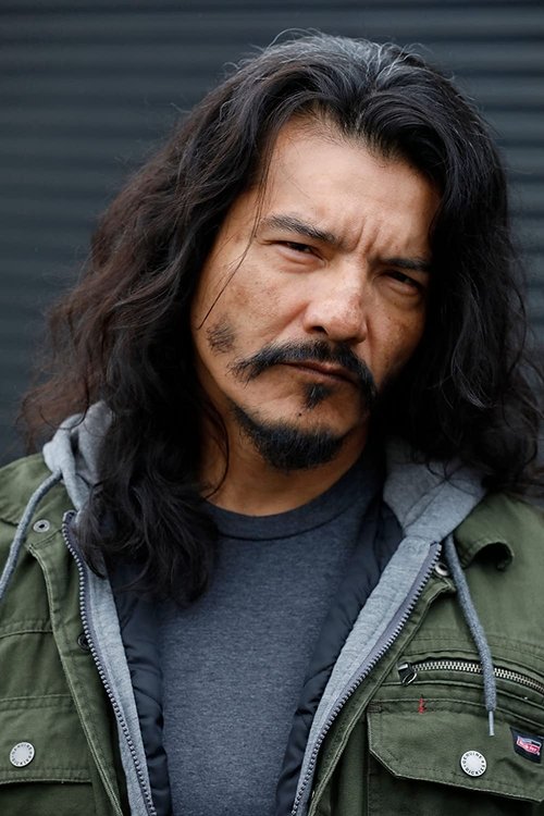 Pancho Cardena as Pirate Leader