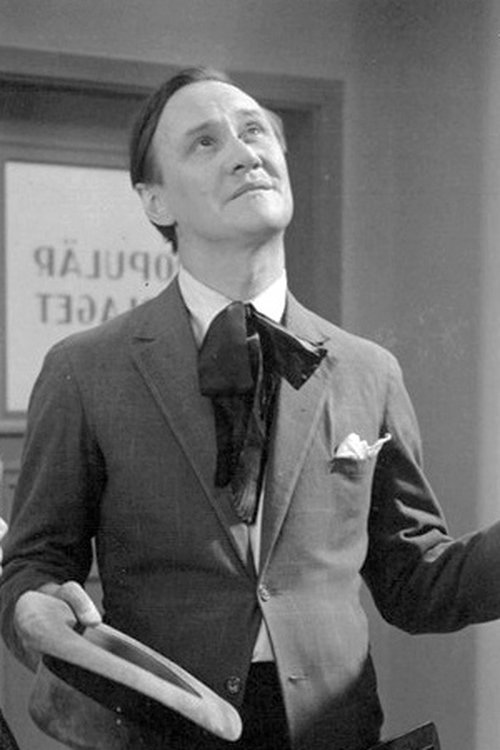 Gösta Gustafson as Forsberg's Accountant