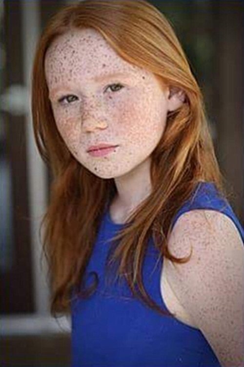 Savannah Liles as Ellie