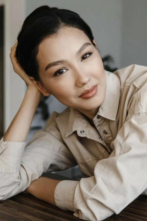 Aruzhan Dzhazilbekova as Albina