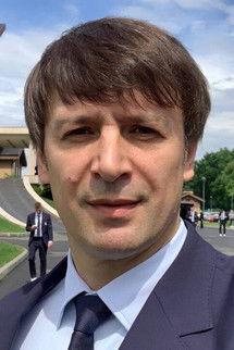Oleksandr Shovkovskyi as Self