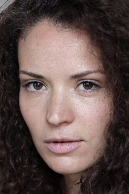 Anaëlle Echalier as Casting Girl