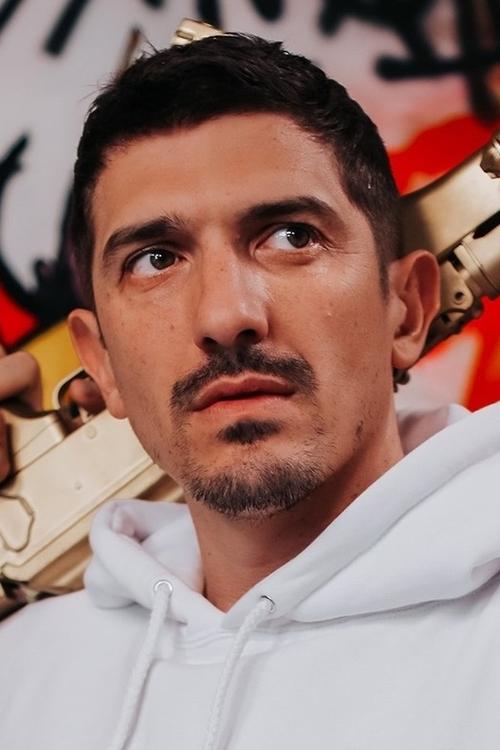 Andrew Schulz as Cousin Avi