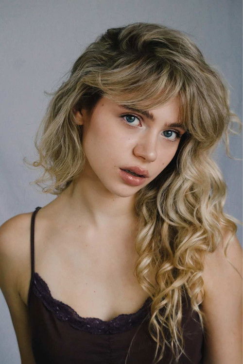 Romane Parc as La jeune fille de l'institut