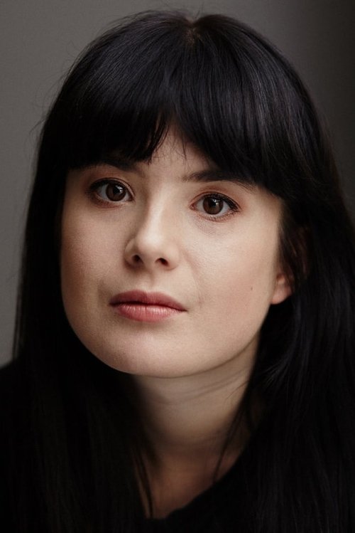 Aksa Korttila as Siiri