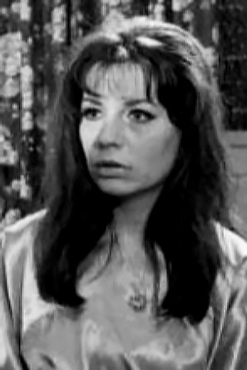 Dora Kostidou as Suzie