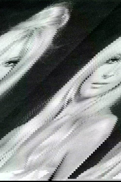 Hélène Chanel as Lady White