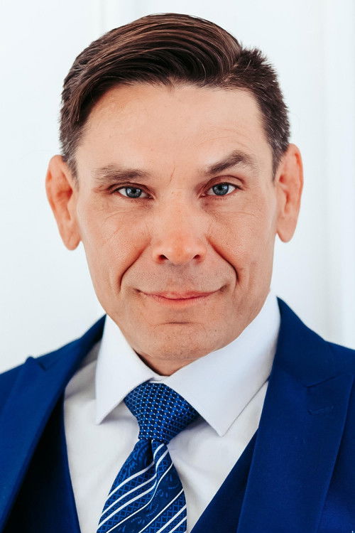 Tommy Schultz as Blackie Thompson