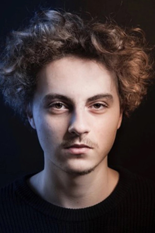 Aaron Roggeman as Alex