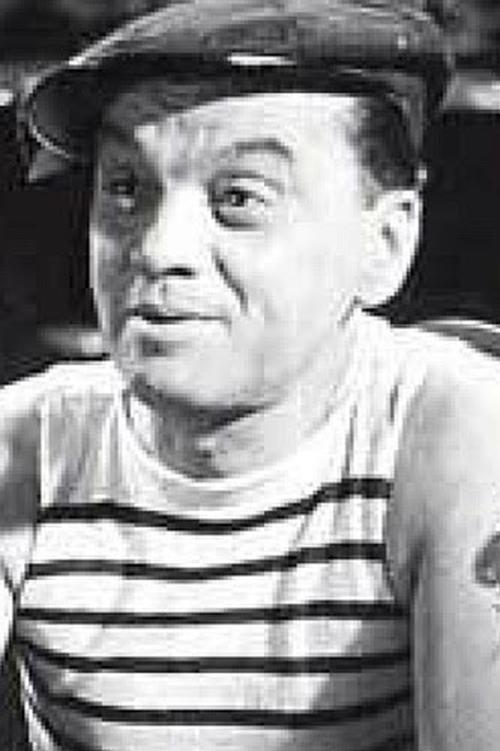 Marcel Maupi as Le régisseur