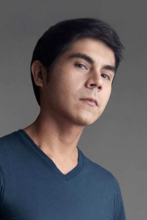 Tommy Párraga as Pedro Campos