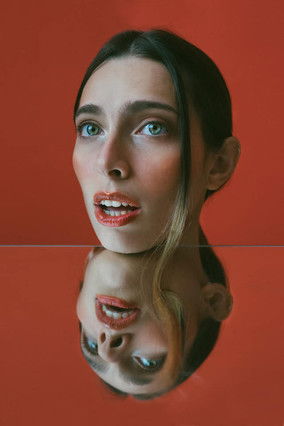 Ana Campos as Amanda