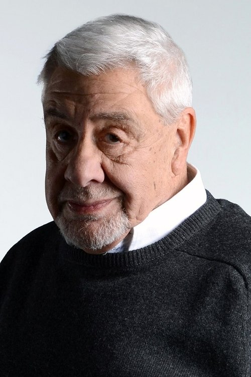 Julio Jung as Octavio Acuña