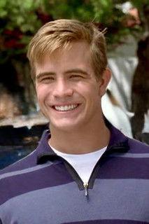 Richard Hillman as Neil