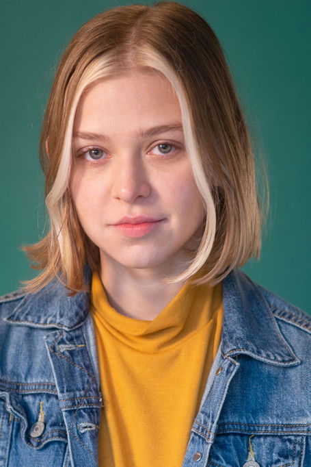 Leah Schiman as Caitlin Moore