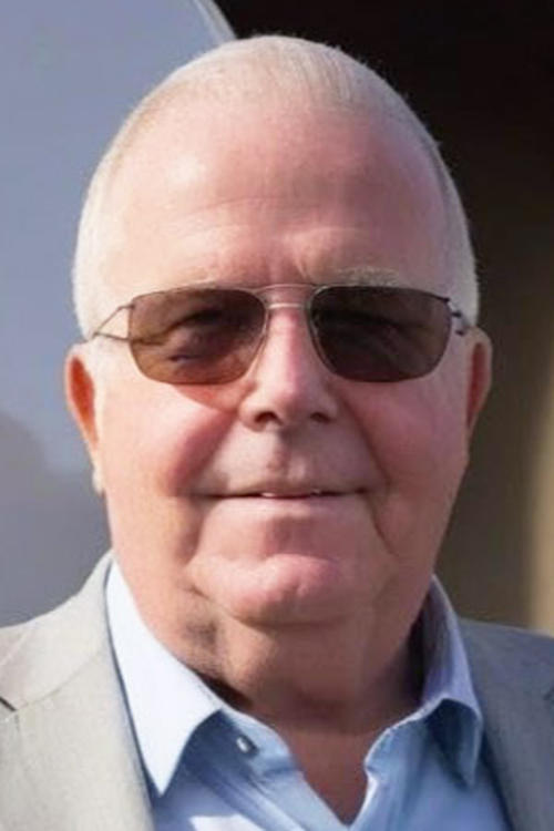 Einar Haraldsson as Flint