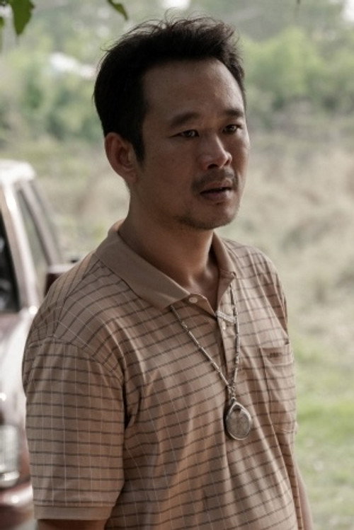 Natee Ngamneawprom as Sergeant Suar