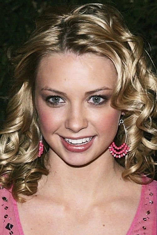 Jamie Strange as Kelly