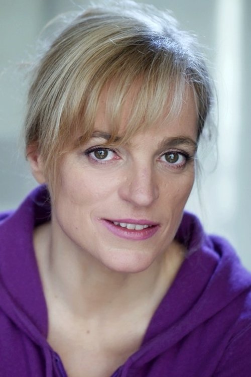 Eloïse Labro as Christine