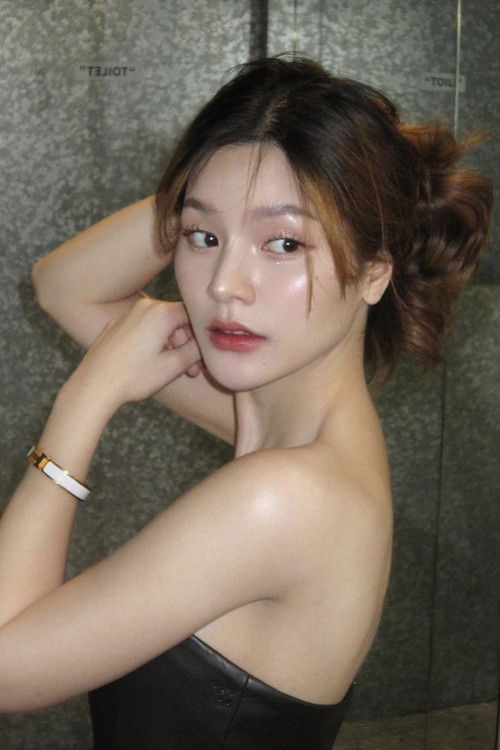 Raweephan Siriwattana as Kwang