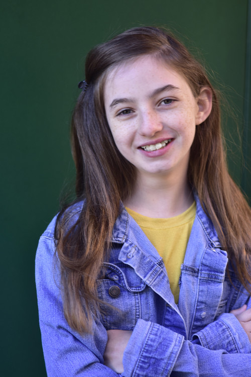McKenna Bintz as Young AnnaLee