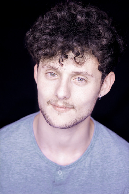 Santi Cuquejo as Martín