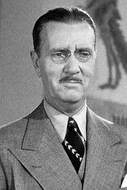 Paul Stanton as Relief captain